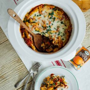 Slow cooker with pumpkin ziti