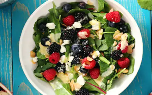 Nutritious Spinach & Berry Salad