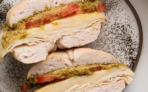 Turkey Pesto Bagel Sandwich